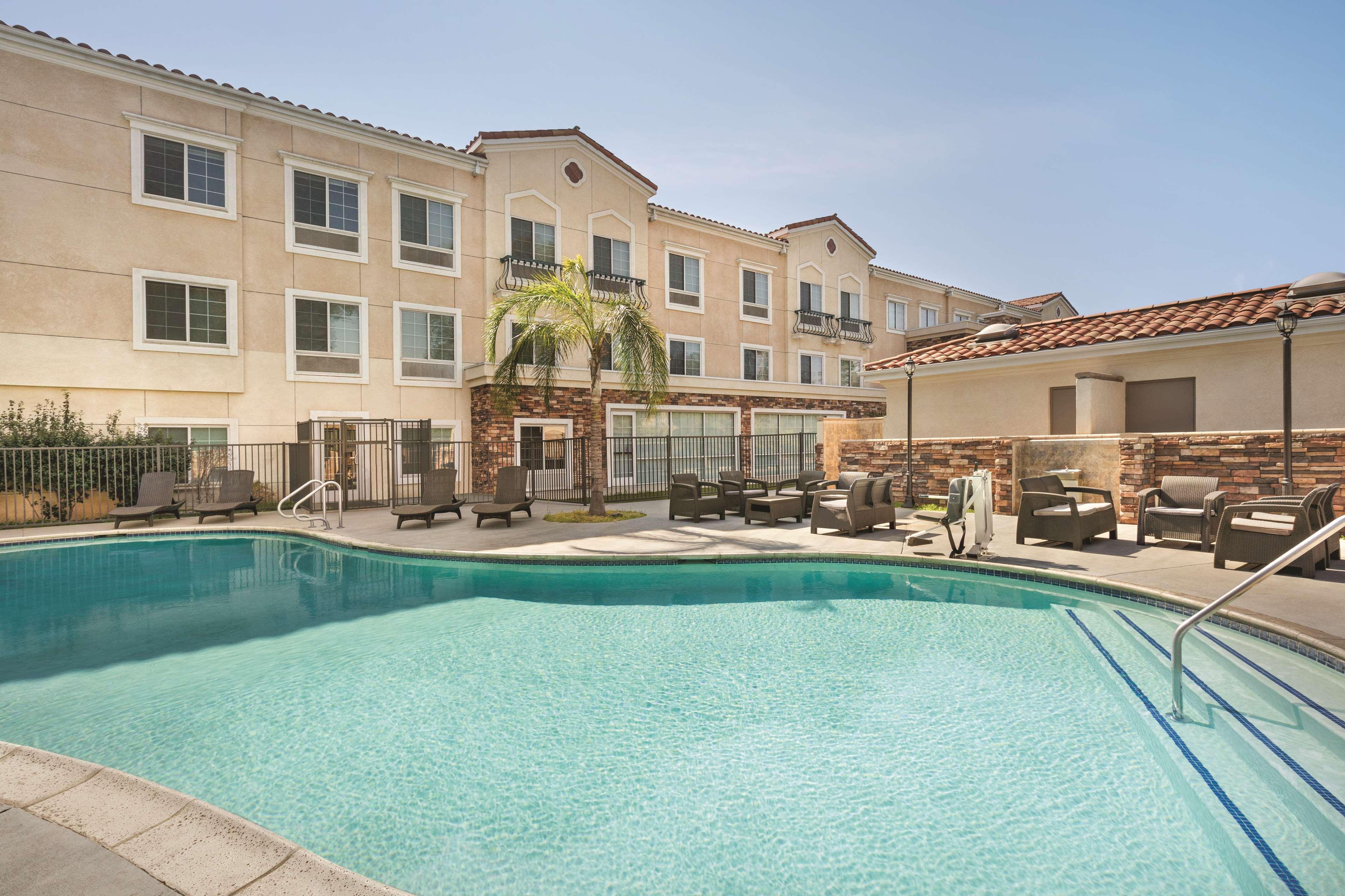 Country Inn & Suites By Radisson, San Bernardino Redlands Exterior photo